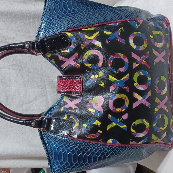 XOXO handbag - Picture 6 of 14